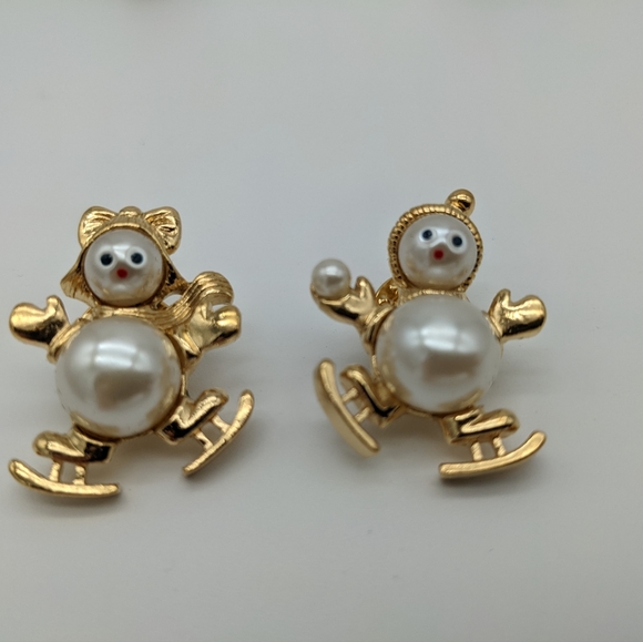 VTG Teddy bear Christmas pins.Pearlesque snowman pin Girl and boy. - Picture 4 of 7